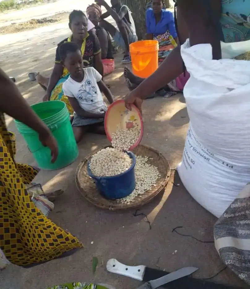 Food distribution Mangochi 5