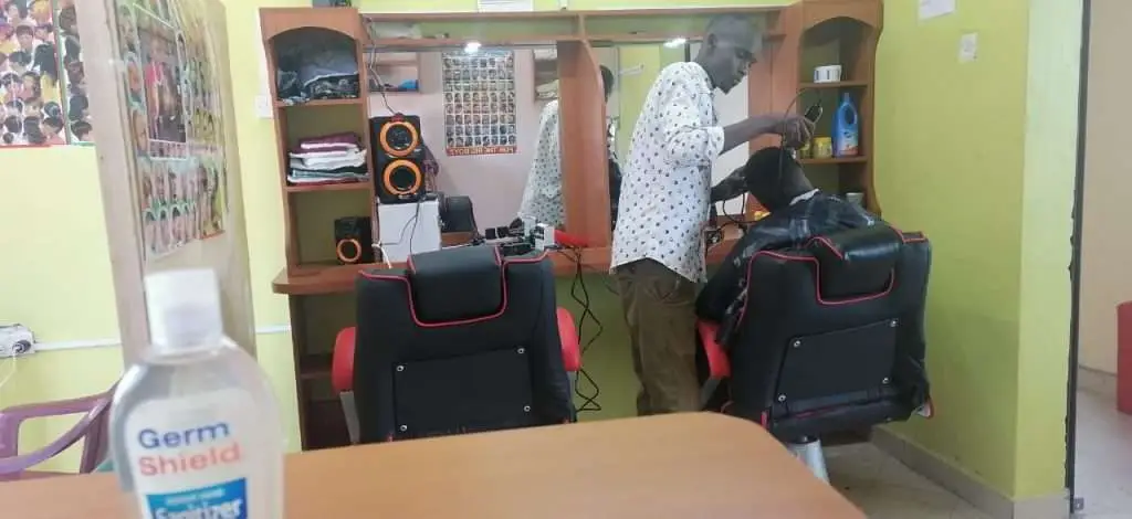 barber at work